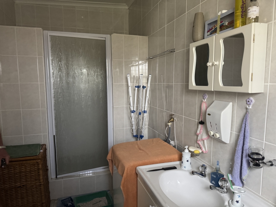 3 Bedroom Property for Sale in Sandbaai Western Cape